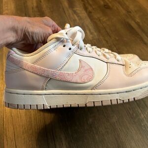 Nike Women's Sneakers in Cream and Pink